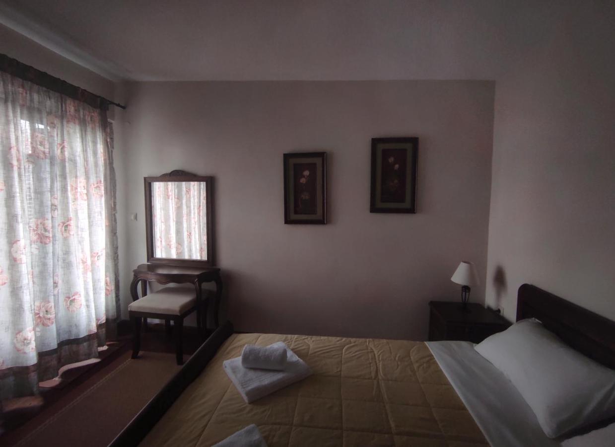 Meterizi Guesthouse Varvitsa Luaran gambar
