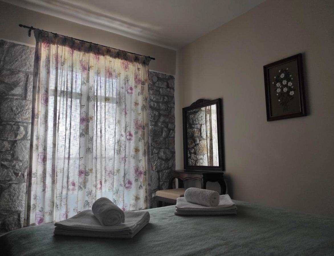 Meterizi Guesthouse Varvitsa Luaran gambar