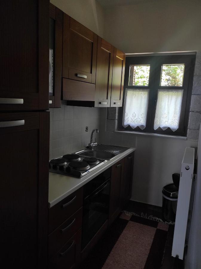 Meterizi Guesthouse Varvitsa Luaran gambar